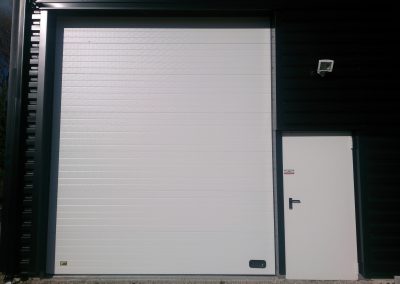 porte sectionnelle industrielle one fermeture